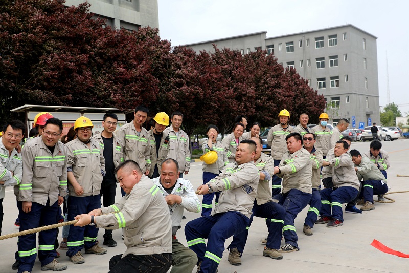 富平公司職工拔河比賽“燃”爆來襲